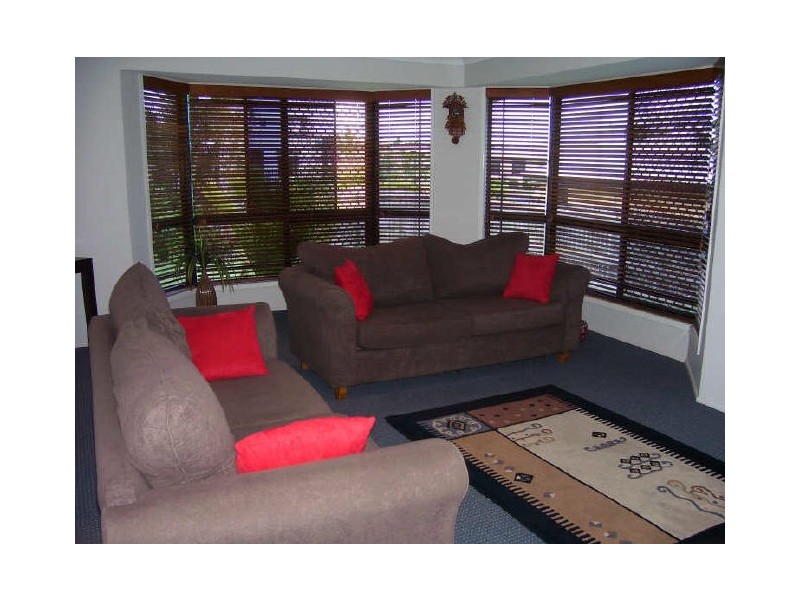 3 Leonie Court, New Auckland QLD 4680