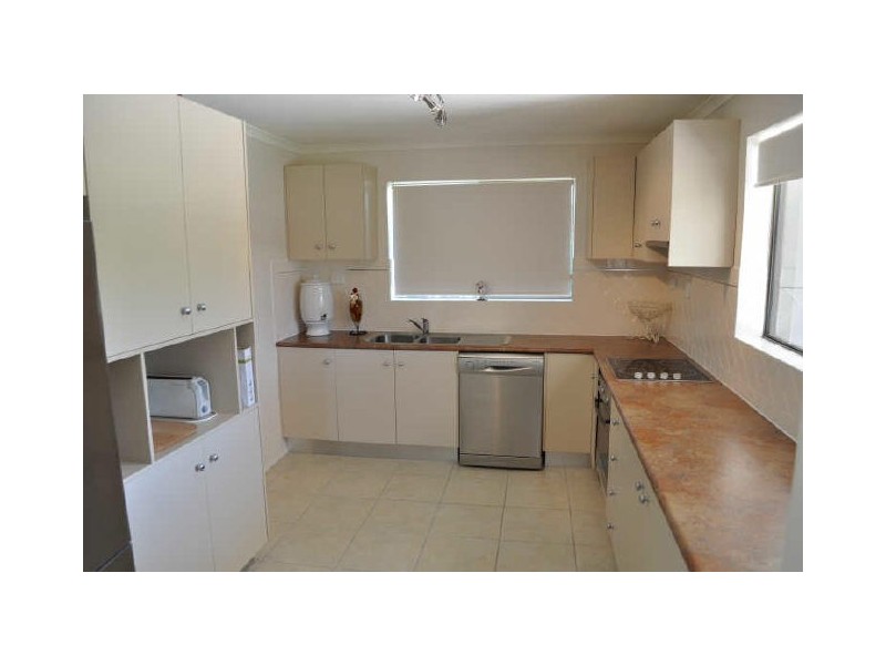 5 Ferguson Crescent, West Gladstone QLD 4680