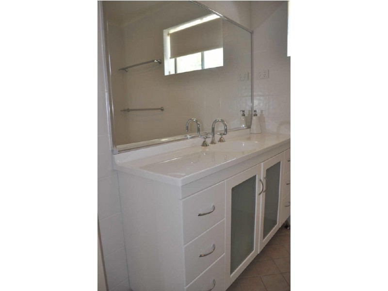 5 Ferguson Crescent, West Gladstone QLD 4680