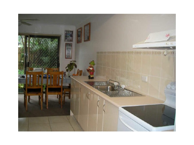 2/15 Roberts Street, South Gladstone QLD 4680