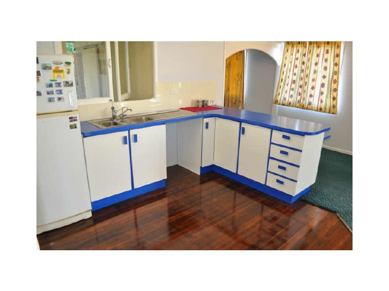 27 Rossella Street, West Gladstone QLD 4680
