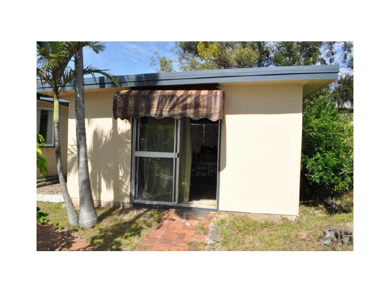 27 Rossella Street, West Gladstone QLD 4680
