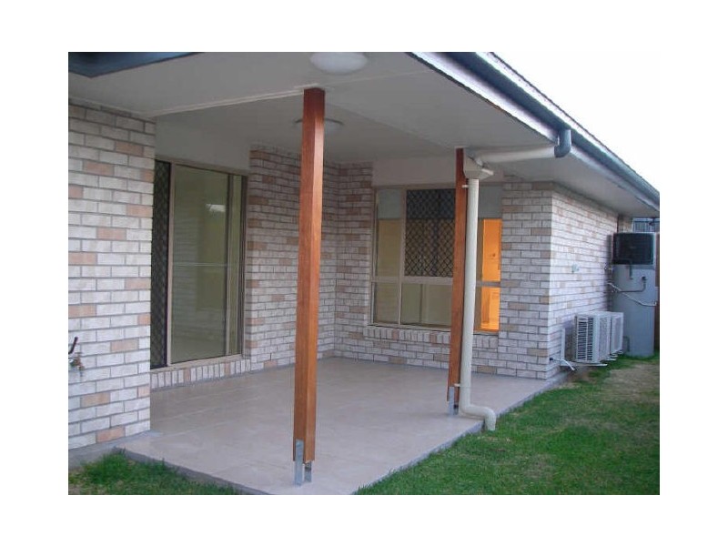 2/11 Sutherland Court, Telina QLD 4680