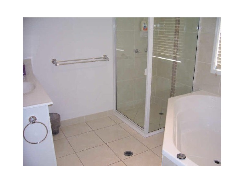 25 Flounder Crescent, Toolooa QLD 4680