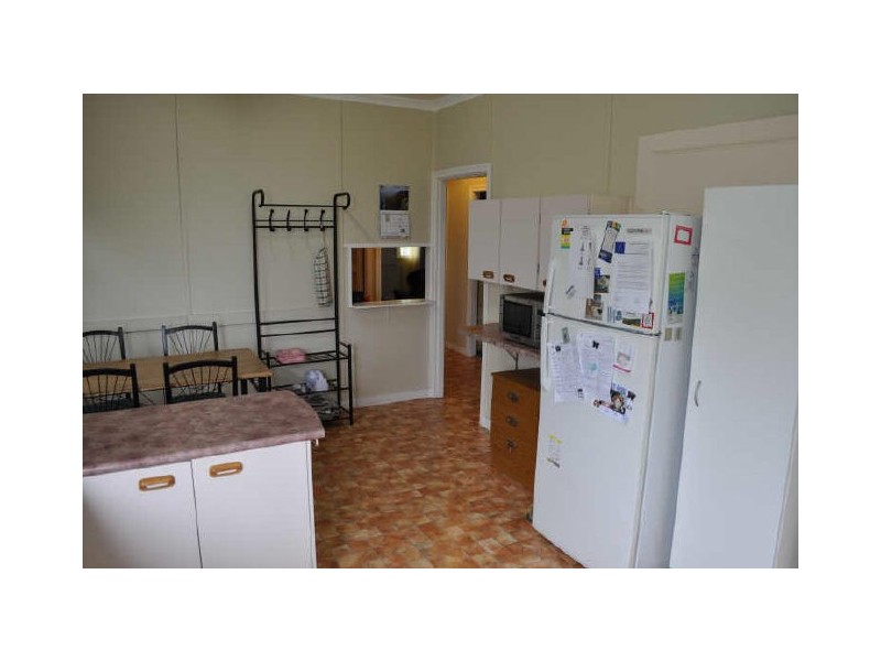 6 Elizabeth Street, South Gladstone QLD 4680
