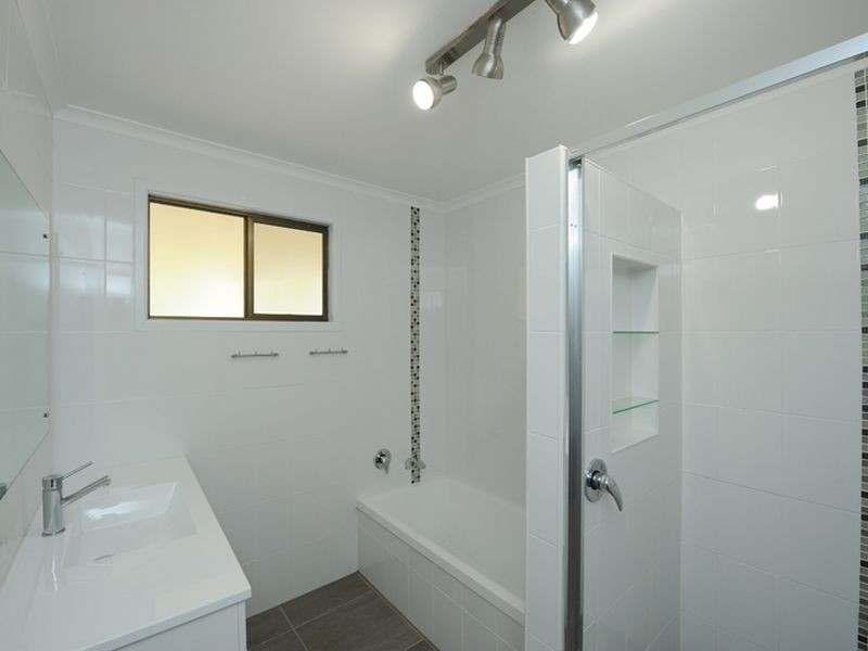 28 Penda Avenue, New Auckland QLD 4680