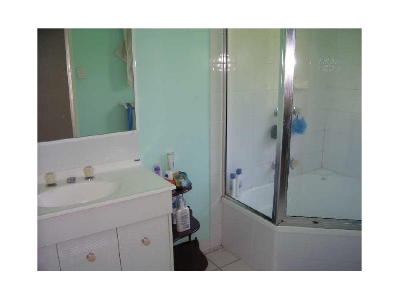 7 Walters Avenue, West Gladstone QLD 4680