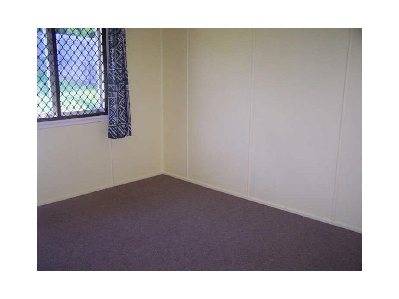 7 Walters Avenue, West Gladstone QLD 4680