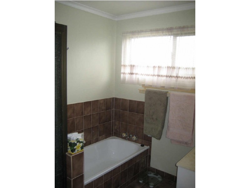 32 Dalrymple Drive, Toolooa QLD 4680