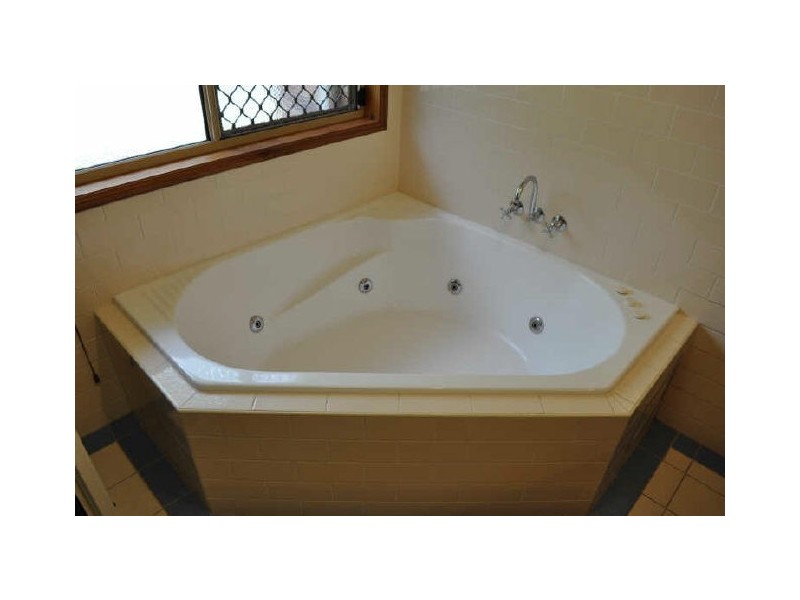 2 Tryon Court, Clinton QLD 4680