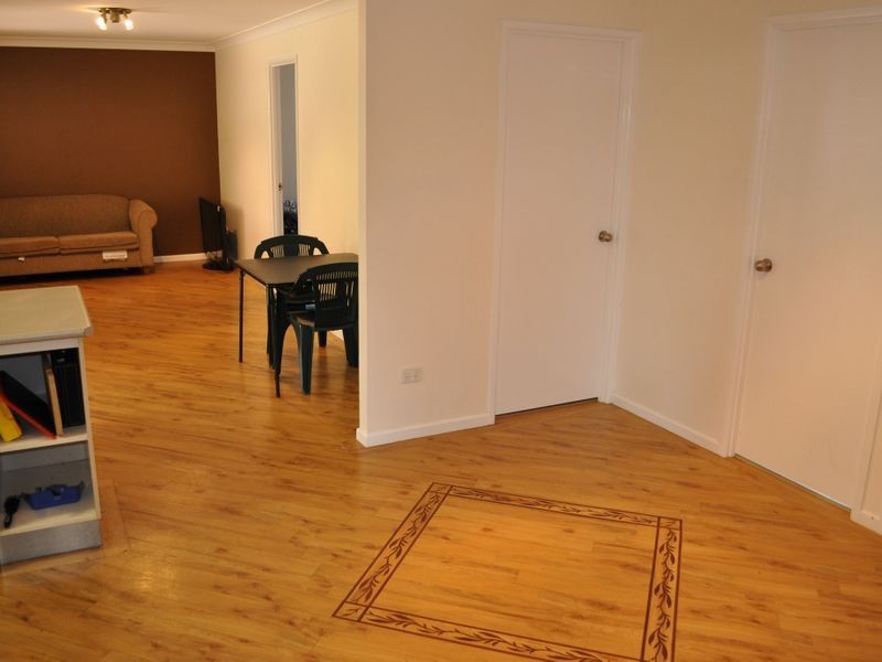 4 Yellowpatch Avenue, New Auckland QLD 4680