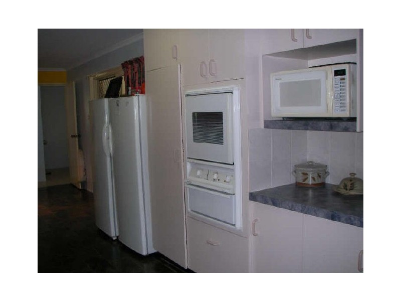 6 Daydream Drive, Clinton QLD 4680