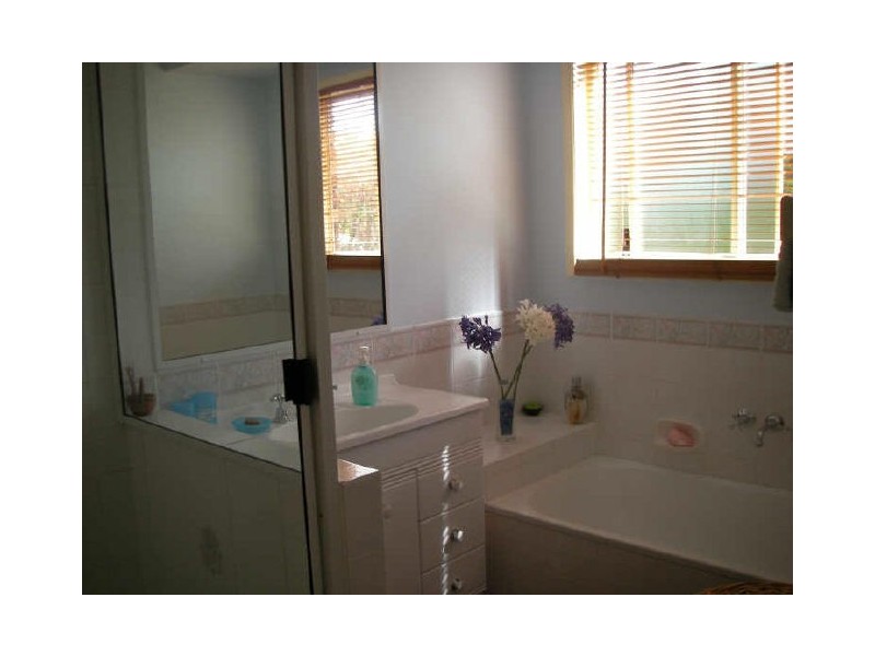 6 Daydream Drive, Clinton QLD 4680