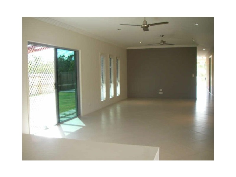 14 Johnson Street, Glen Eden QLD 4680