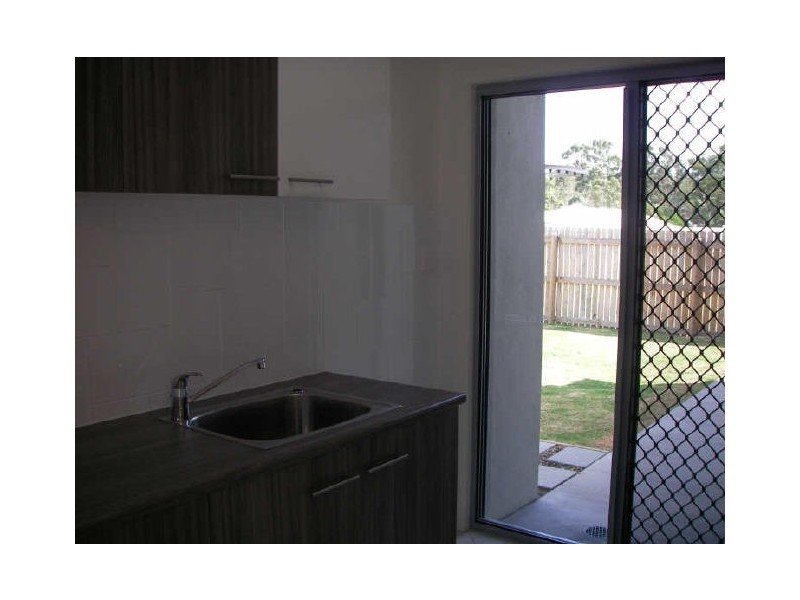 14 Johnson Street, Glen Eden QLD 4680