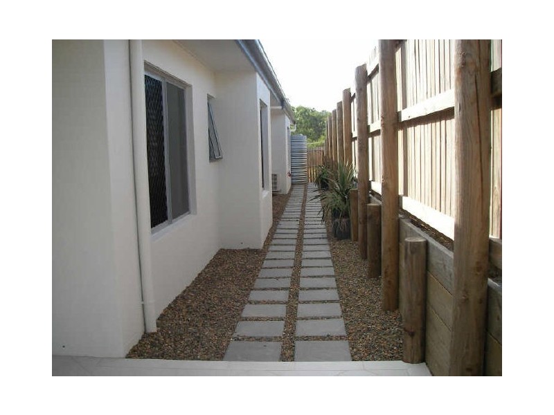 14 Johnson Street, Glen Eden QLD 4680