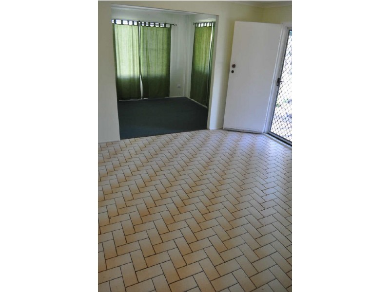 4 Curlew Drive, New Auckland QLD 4680