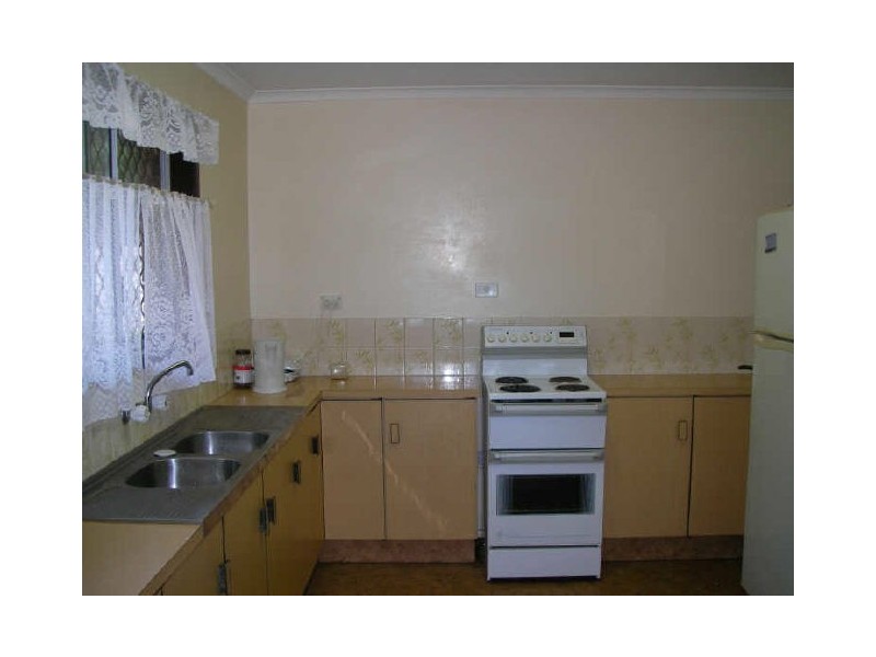 2 Cambridge Close, Telina QLD 4680