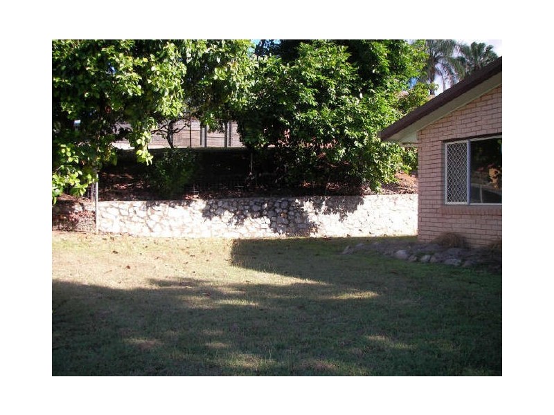 2 Cambridge Close, Telina QLD 4680