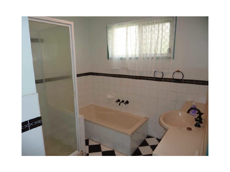 7 Beale Street, West Gladstone QLD 4680