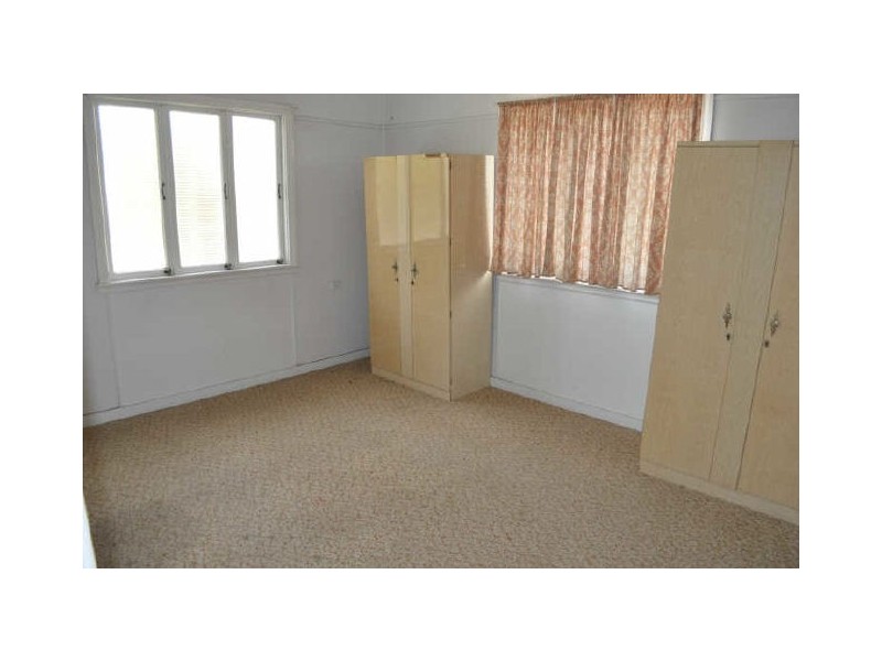 4 Lyons Street, South Gladstone QLD 4680