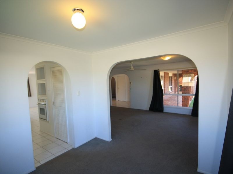 2 Weatherly Court, Clinton QLD 4680