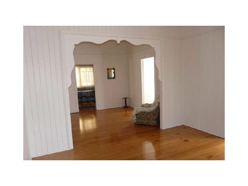 39 Agnes Street, South Gladstone QLD 4680