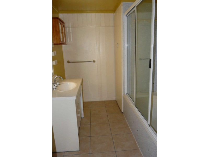 39 Agnes Street, South Gladstone QLD 4680