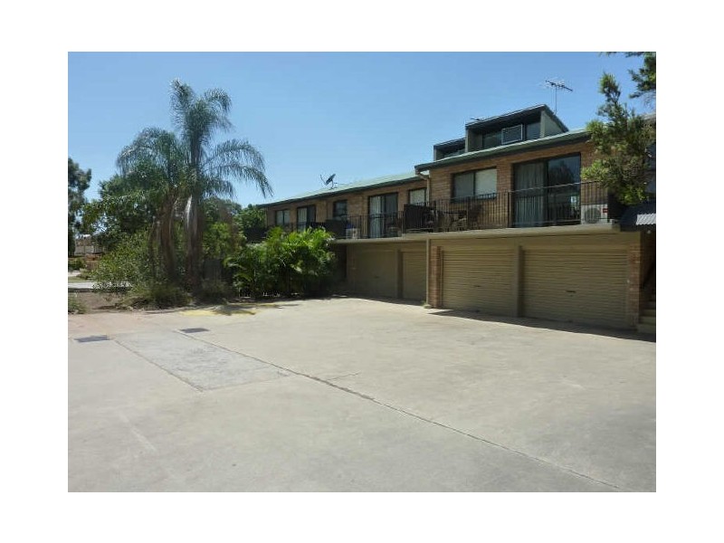 3/208-212 Oaka Street, Gladstone QLD 4680