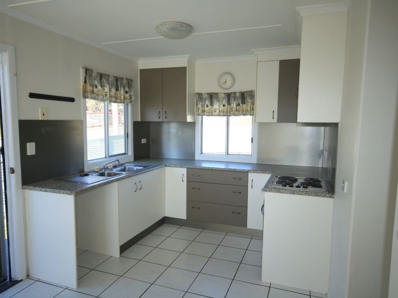 17 Philip Street, South Gladstone QLD 4680