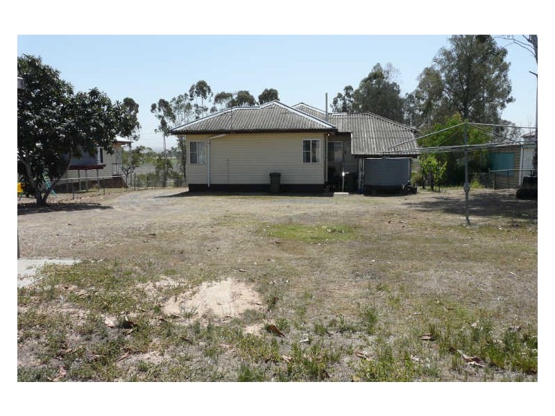 43 Flinders Street, Monto QLD 4630