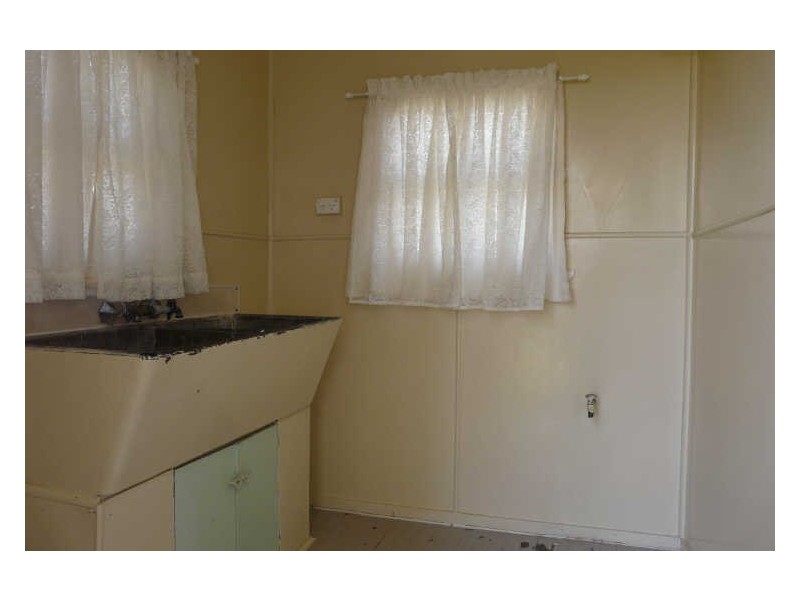 5 Stuart Street, Monto QLD 4630
