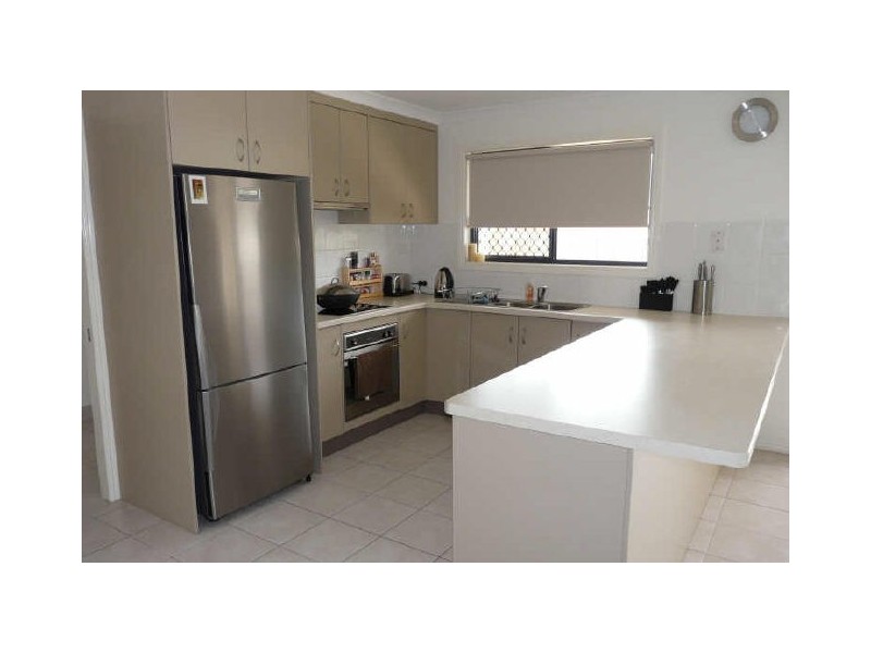 2/28 J Hickey Avenue, Clinton QLD 4680