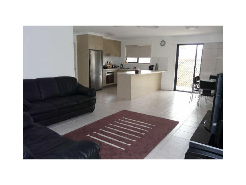 2/28 J Hickey Avenue, Clinton QLD 4680