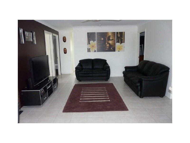 2/28 J Hickey Avenue, Clinton QLD 4680