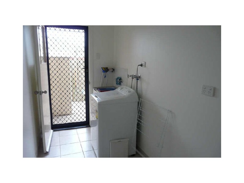 2/28 J Hickey Avenue, Clinton QLD 4680