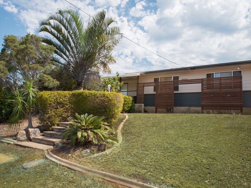 17 Hansen Crescent, Clinton QLD 4680