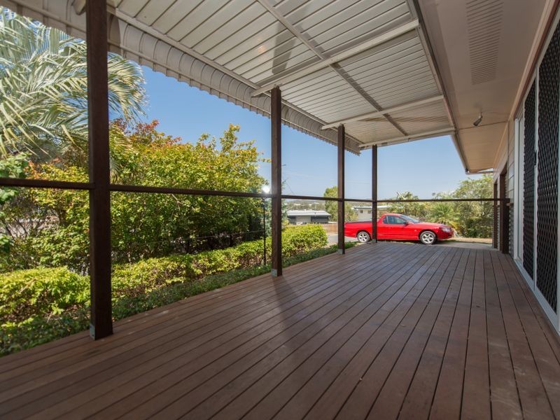 17 Hansen Crescent, Clinton QLD 4680