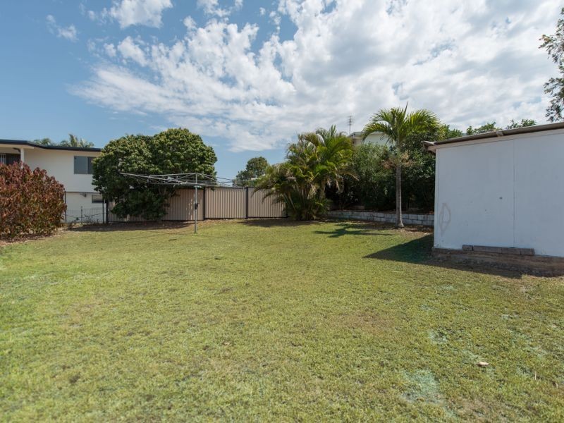 17 Hansen Crescent, Clinton QLD 4680