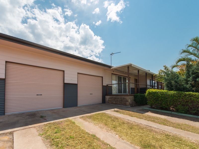 17 Hansen Crescent, Clinton QLD 4680