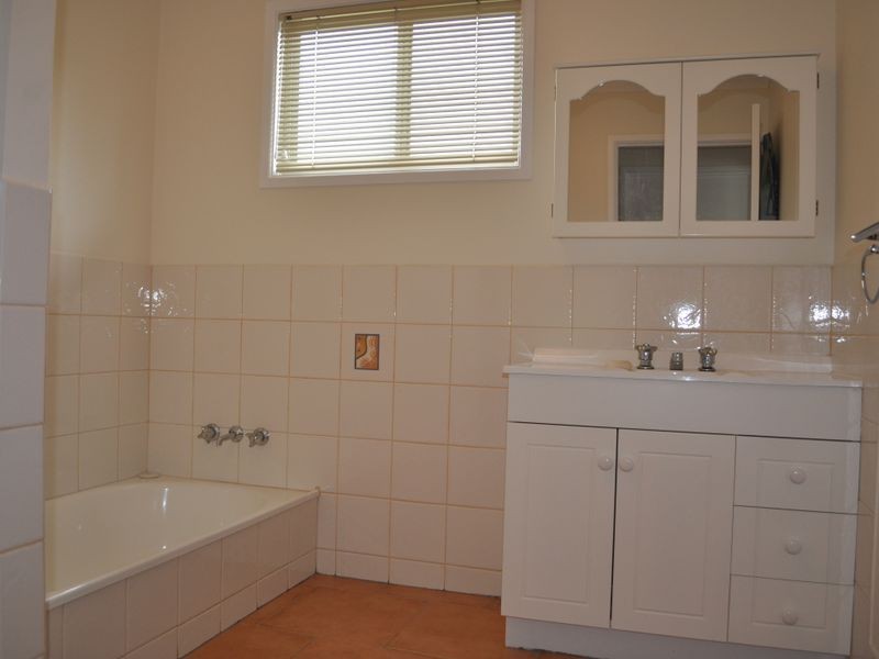 3 Skua Street, New Auckland QLD 4680