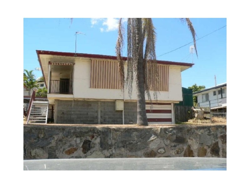 8 WILKINS STREET, Gladstone QLD 4680