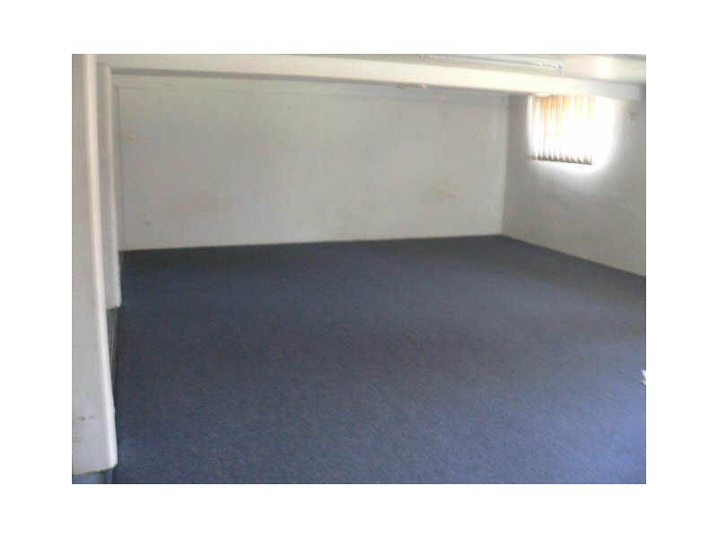 8 WILKINS STREET, Gladstone QLD 4680