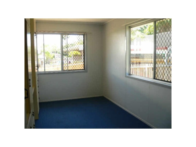 8 WILKINS STREET, Gladstone QLD 4680