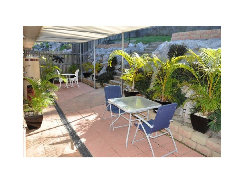 6 & 6A Jacaranda Court, New Auckland QLD 4680
