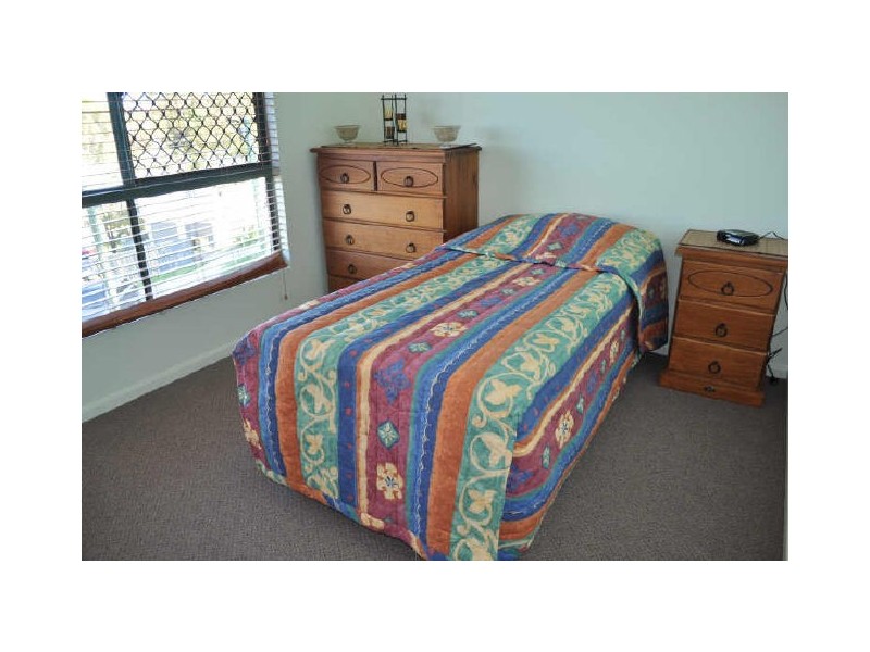 6 & 6A Jacaranda Court, New Auckland QLD 4680
