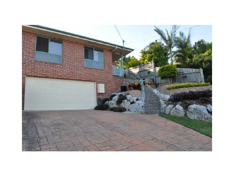 6 & 6A Jacaranda Court, New Auckland QLD 4680