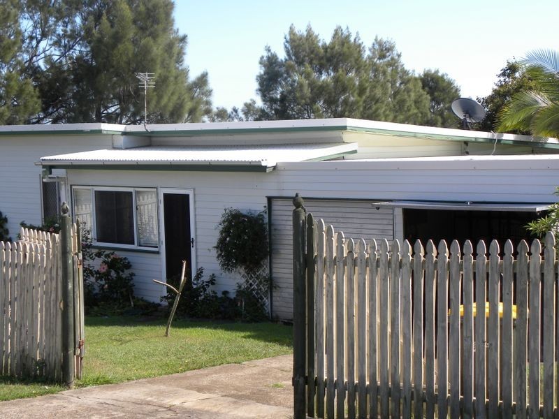 70 Flinders Street, West Gladstone QLD 4680
