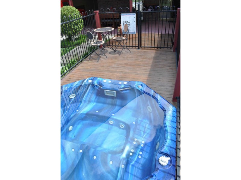 6 Deborah Street, Glen Eden, Gladstone QLD 4680