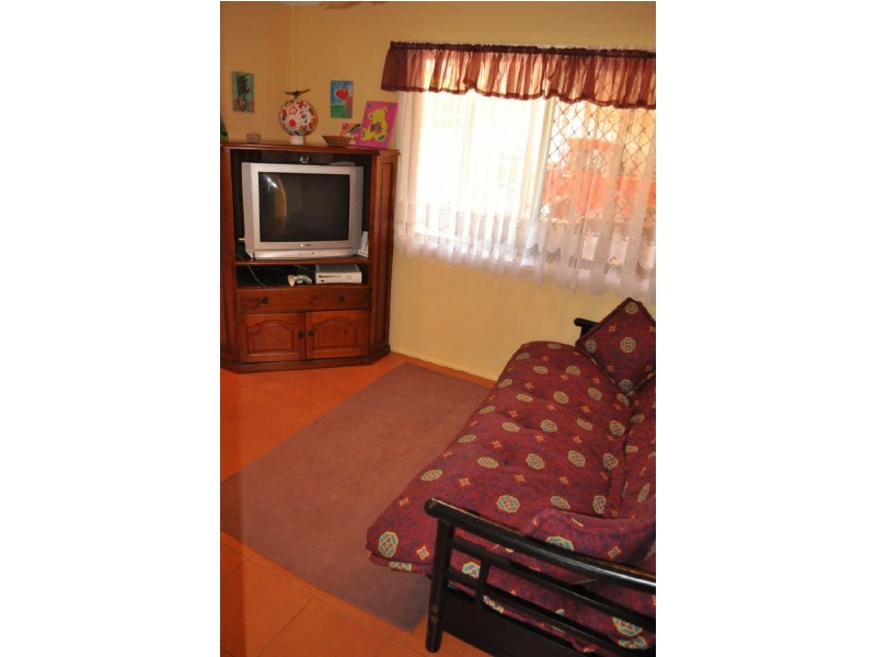 6 Deborah Street, Glen Eden, Gladstone QLD 4680